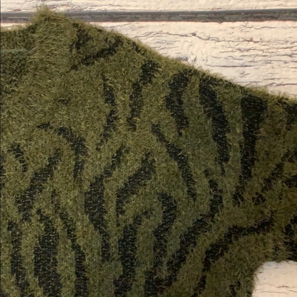 Wonderly Curvy Eyelash Sweater - Picture 6 of 11